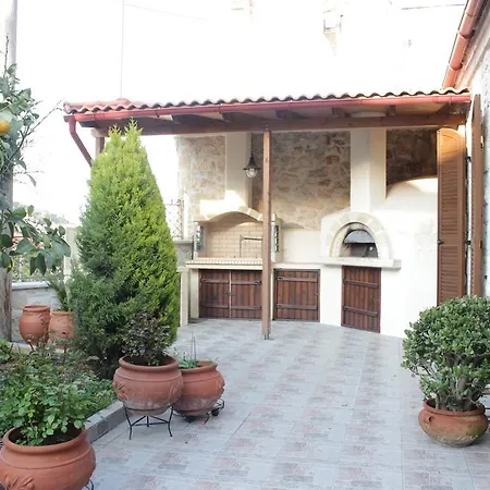 Artemisia Traditional Home Choudetsi Buitenkant foto