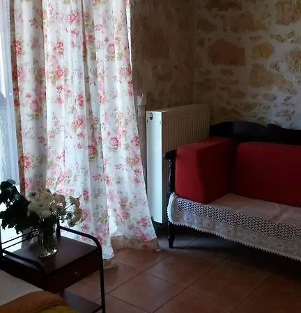 Artemisia Traditional Home Choudetsi Buitenkant foto